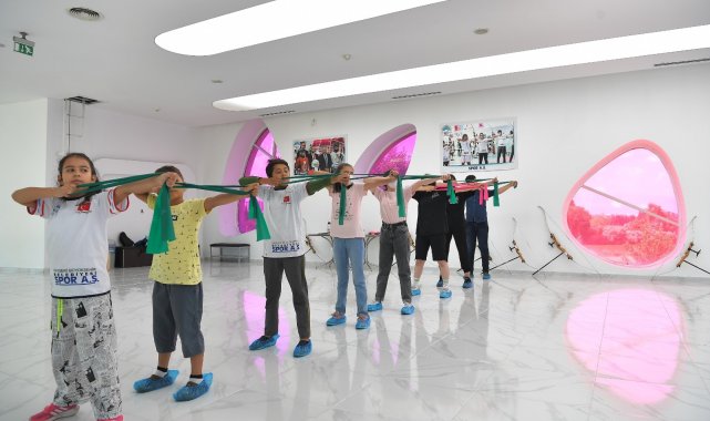 Büyükşehir belediyesi yaz okullarıyla çocuklar çok mutlu