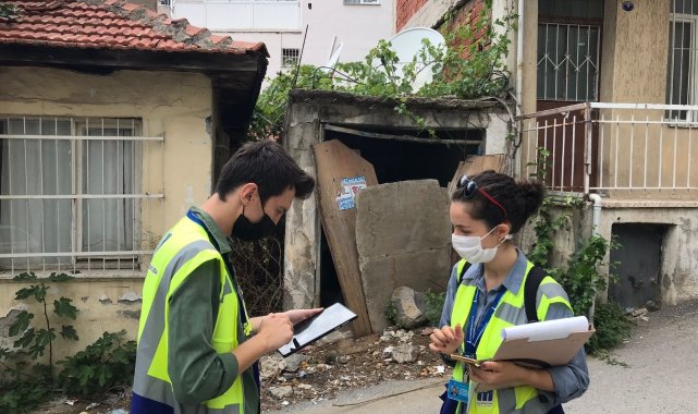 Büyükşehir, İzmir Bayraklı'nın yapı stoku envanteri için sahada