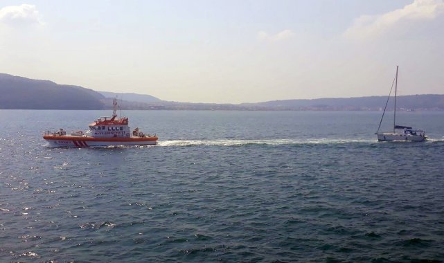 Çanakkale açıklarında sürüklenen yelkenli kurtarıldı