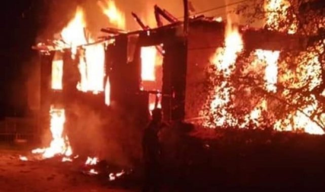 Çavdarhisar'da ev yangını