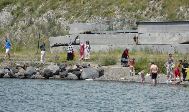Çıldır Gölü Güney sahillerini aratmıyor
