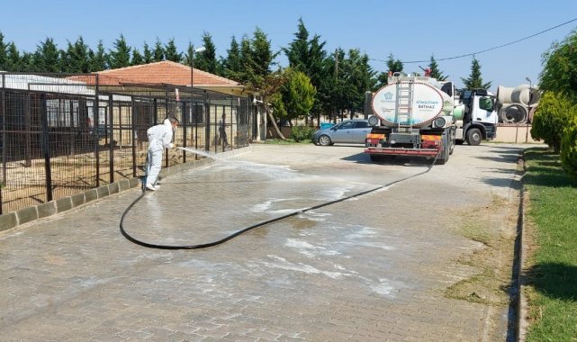Dezenfeksiyon çalışmaları hız kesmeden sürüyor