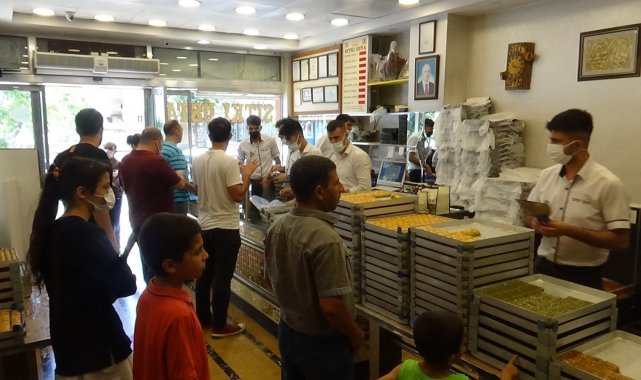 Diyarbakır&#039;daki tatlıcıların bayram mesaisi