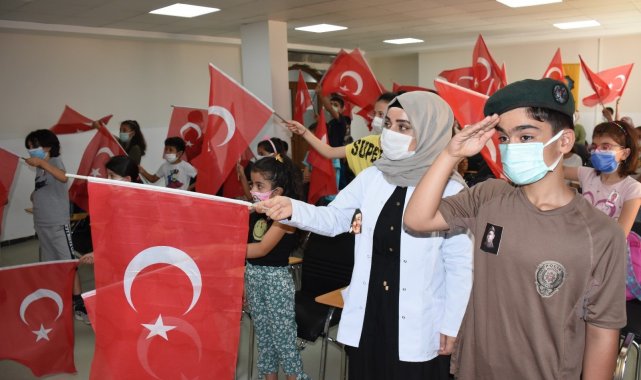 Diyarbakırlı öğrenciler, 15 Temmuz şehitlerini andı