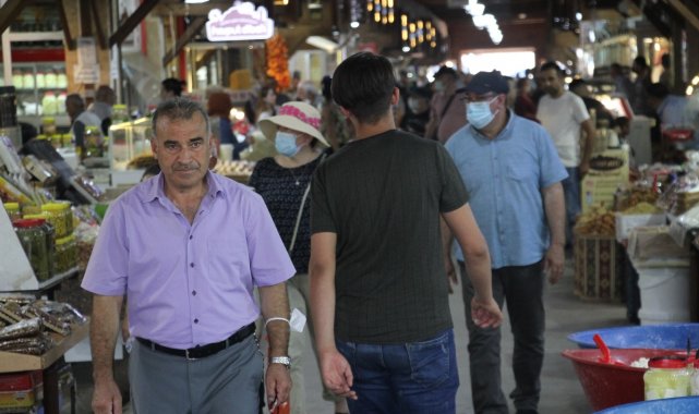 Elazığ Kapalı Çarşı'da bayram yoğunluğu
