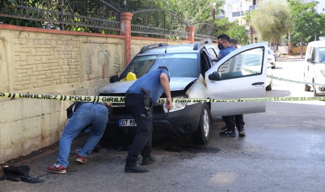 Eski kız arkadaşını arayıp önce haber verdi, sonra aracını benzin döküp yaktı