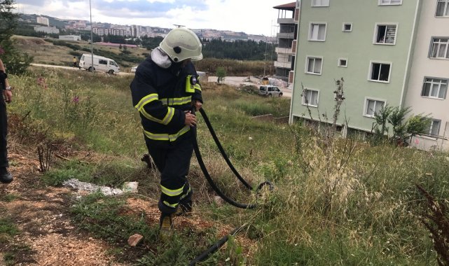 Ev yangını ihbarı aldılar, ufak çaplı ot yangını çıktı
