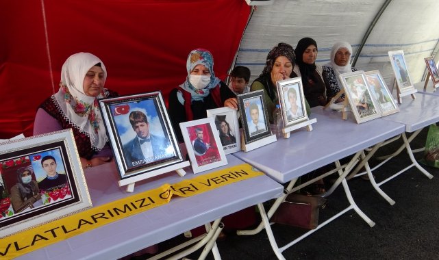 Evlat nöbetindeki aileler bayramın ikinci gününde de çadırda bekliyor