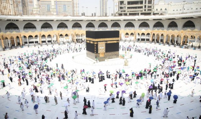 Hacı adayları, Kabe'yi tavaf etti