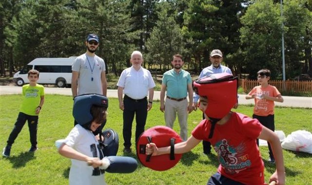 Hem eğlenerek, hem de öğrenerek vakit geçiriyorlar