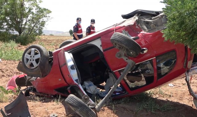 Hurdaya dönen araçtan sağ çıktı