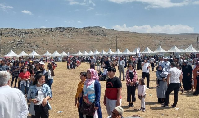 Iğdırlılar soluğu 2. Balık Gölü Festivali'nde aldı