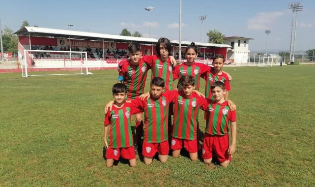 İki minik futbolcu Fenerbahçe ve Başakşehir kıskacında