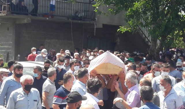 Irmakta boğulan çocuk toprağa verildi