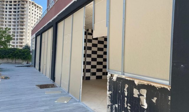 İş yerini kiralayan yağmacılar 300 bin TL&#039;lik demirbaşları götürdü