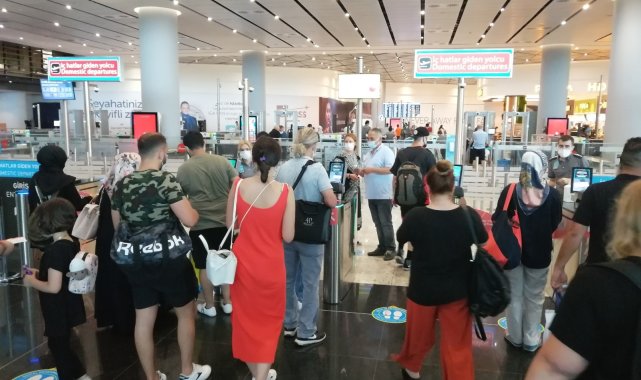 İstanbul Havalimanı&#039;nda Kurban Bayramı yoğunluğu