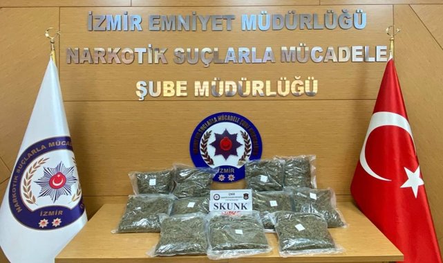İzmir'de otoyol gişelerinde uyuşturucu operasyonu: 3 gözaltı