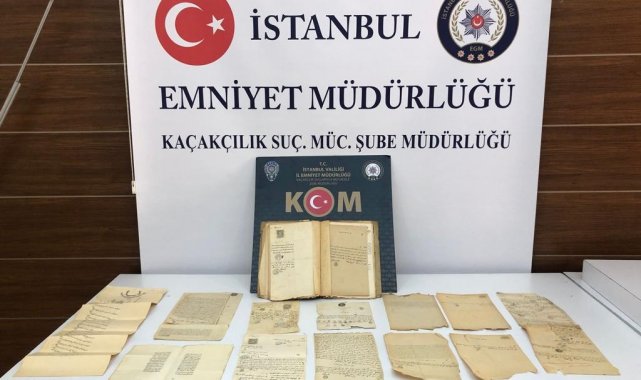 Kadıköy&#039;de Osmanlı Devleti&#039;nde kadılara ait kayıp mahkeme tutanakları ve anayasal belgeler ele geçirildi