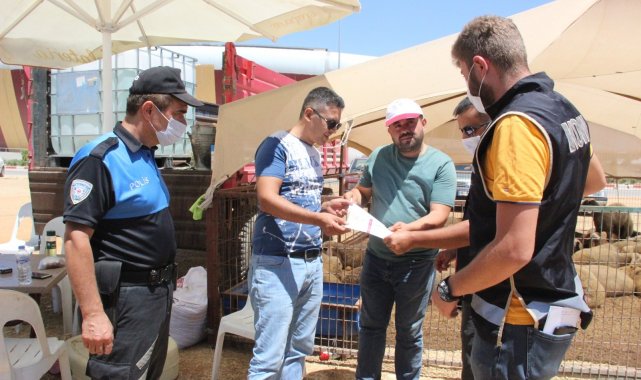 Karaman&#039;da kurban pazarında broşürlü sahte para uyarısı