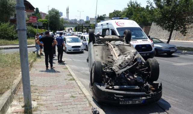 Kartal&#039;da kontrolden çıkan otomobil takla atıp ters döndü:1 yaralı