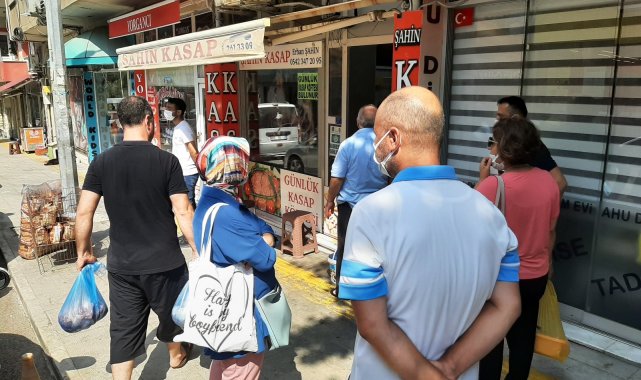 Kasaplarda kıyma çektirme yoğunluğu