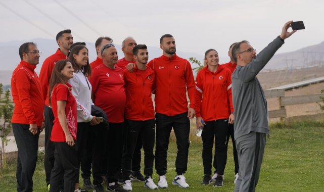 Kasapoğlu dünyayı Erzurum'a çağırdı