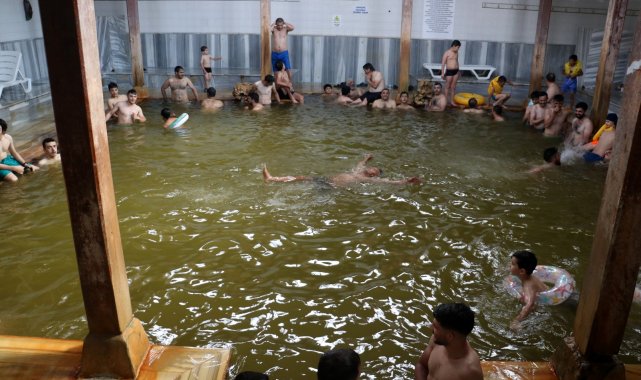 Kavurucu sıcaktan bunalanlar oraya akın etti