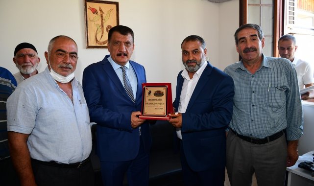 Kaynarca&#039;da 4 bin dönüm araziyi suya kavuştu