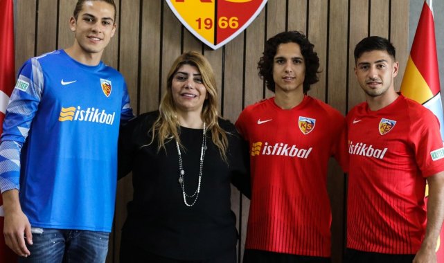 Kayserispor 3 genç oyuncusunun sözleşmesini uzattı