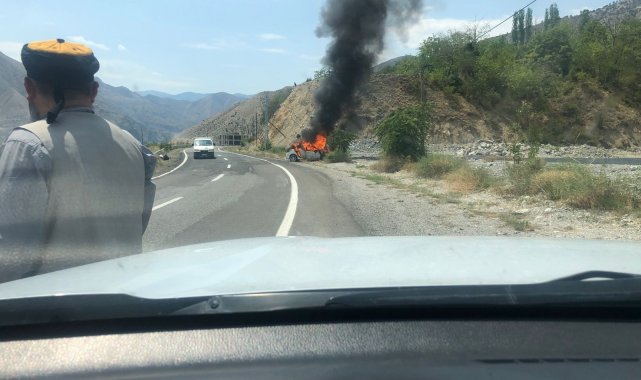 Kaza sonrası alev topuna dönen otomobil korku dolu anlar yaşattı
