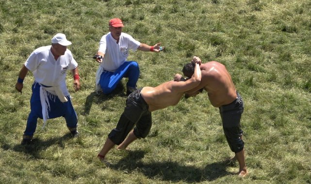 Kırkpınar'da ikinci tura yükselen başpehlivanlar belli oldu