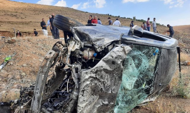 Kontrolden çıkan araç takla atarak şarampole uçtu:3 yaralı