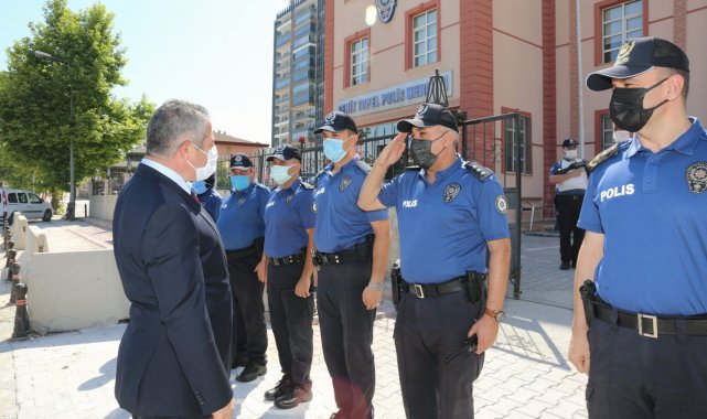 Konya Emniyet Müdürü Dinç silah arkadaşlarıyla bayramlaştı
