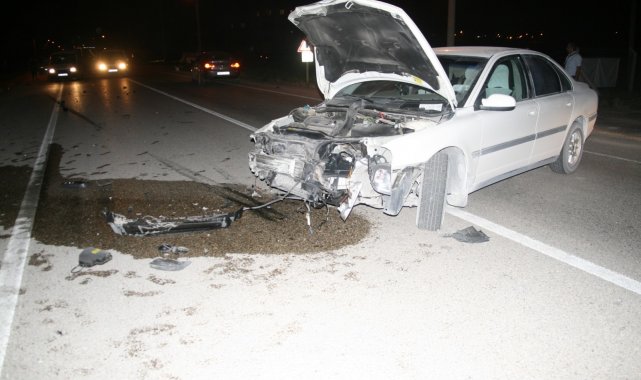 Konya'da hafif ticari araç ile otomobil çarpıştı: 1 yaralı