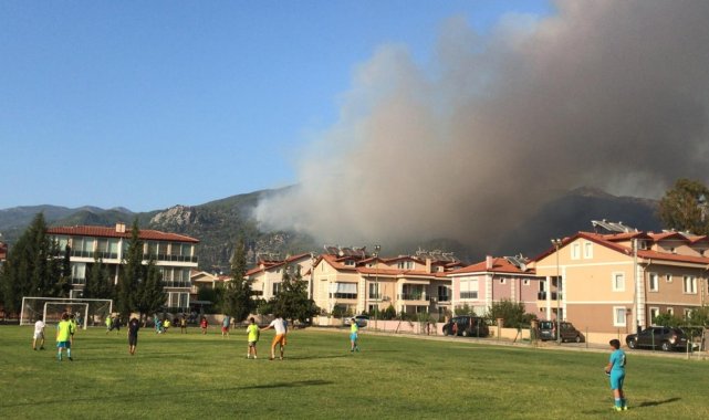 Köyceğiz&#039;de yangın devam ediyor, Dalaman&#039;daki yangın söndürüldü