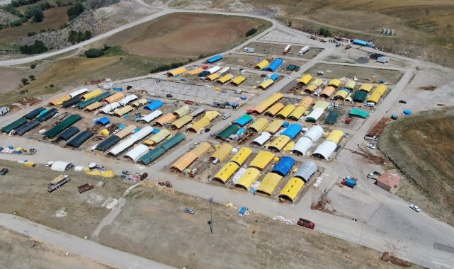 Kurban Bayramı için kurulan pazarlar müşterilerini bekliyor