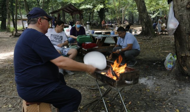 Kurban Bayramı'nın ikinci gününde vatandaşlar Belgrad Ormanı akın etti