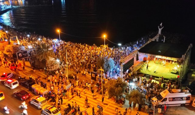 Kuşadası'nda şampiyonluk kutlamaları devam ediyor