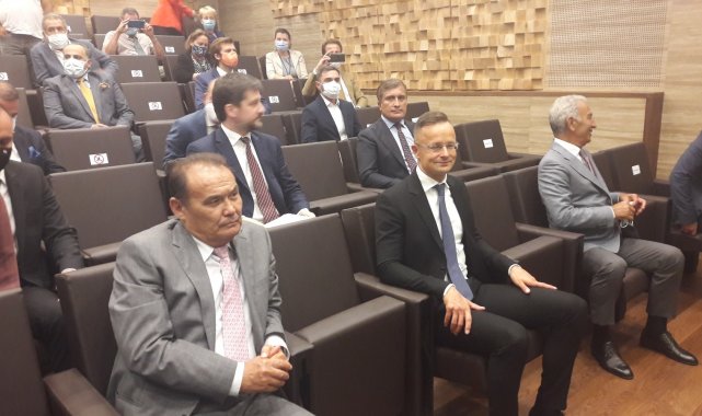 Macar Kültür Merkezi&#039;nde Macar ve Türk futbol tarihini anlatan sergisi açıldı