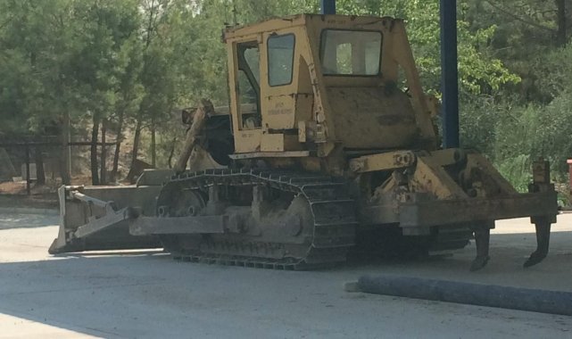 Manavgat'ta telef olan hayvanlar gömülüyor