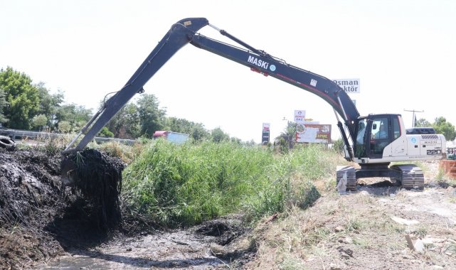 Manisa-Saruhanlı yolunda 30 kilometrelik dere temizliği başladı