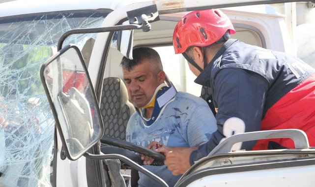 Manisa&#039;da zincirleme kaza: 3 yaralı