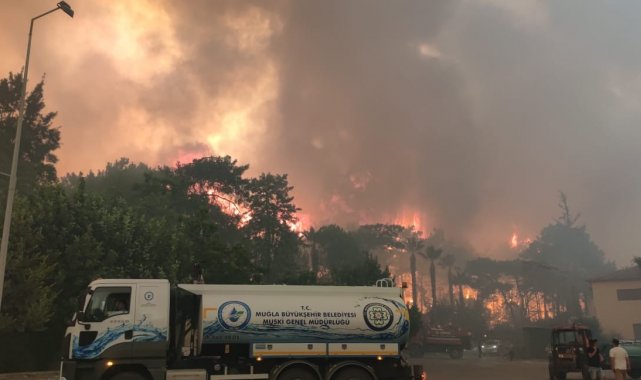 Marmaris&#039;te ilk belirlemelere göre 1 fabrika, 27 ev ve 1 araç yandı