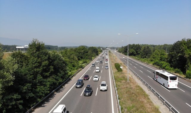 Memleketine gidenler TEM'de yoğunluğa neden oldu