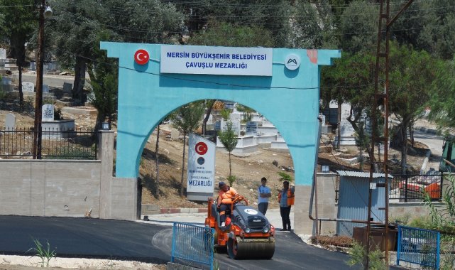 Mersin'deki mezarlıklarda yol çalışması yapıldı