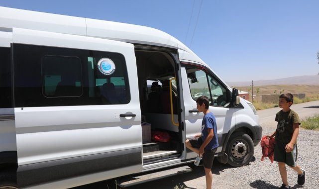 Minik yüzücülerin hedefi olimpiyatlara katılmak