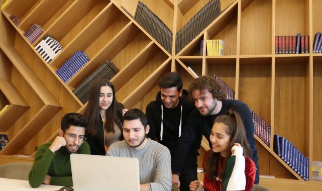 Öğrencilerden HKÜ&#039;ye tam not