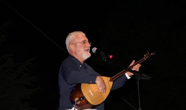 Onur Akın&#039;dan muhteşem konser