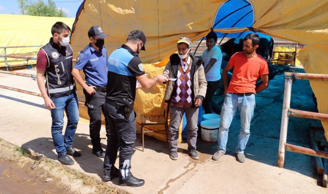 Polis ekipleri hayvan pazarında sahte para uyarısı yaptı