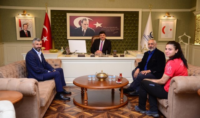 "Dişi Herkül" Türkiye Şampiyonu oldu